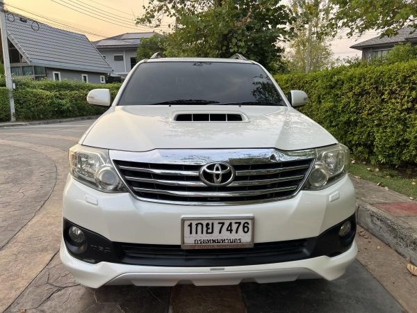 2013 Toyota Fortuner 3.0 V AT 4FWD สีขาว  ➡️มือเดียว รถบ้าน ตัวท๊อป ดีเซล เจ้าของขายเอง